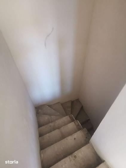 Casă cu 4 camere cu Teren 300 Mp în Chinteni