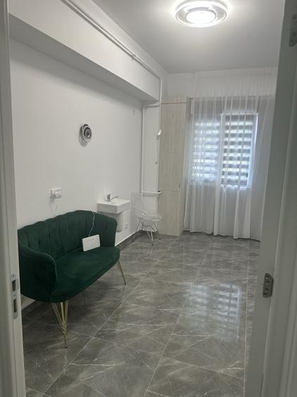 Spațiu comercial, de 15 mp, în Rovine
