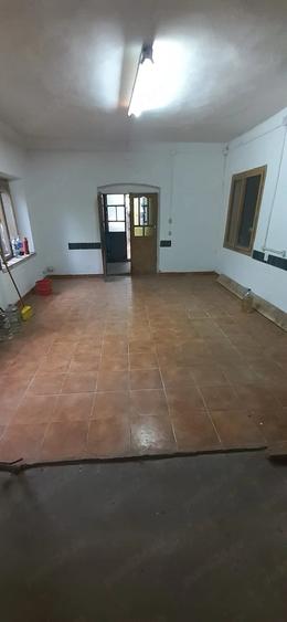 Casă cu 6 camere cu Teren 2826 Mp în Dobrotești