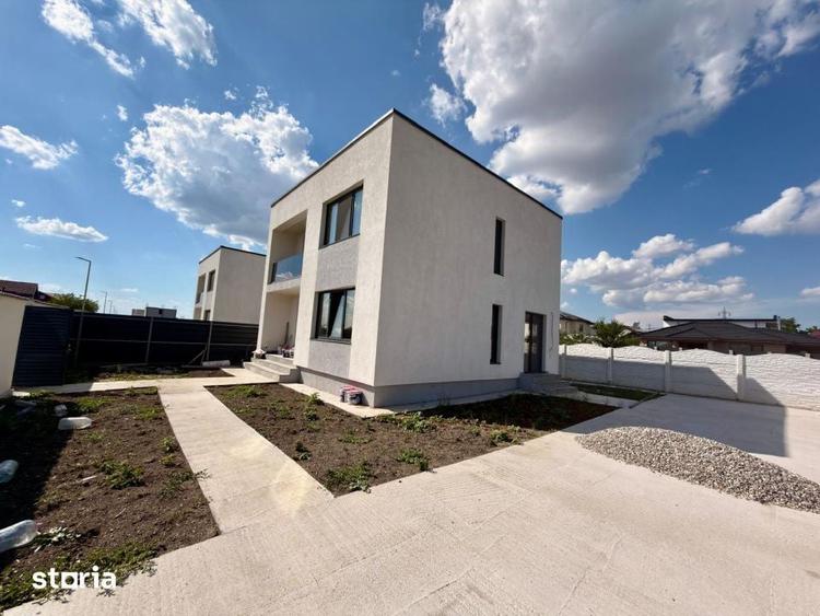 Casă cu 4 camere cu Teren 340 Mp în Malu Mare