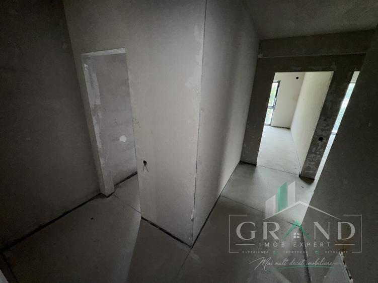 Apartament cu 4 camere semidecomandat în Andrei Mureșanu