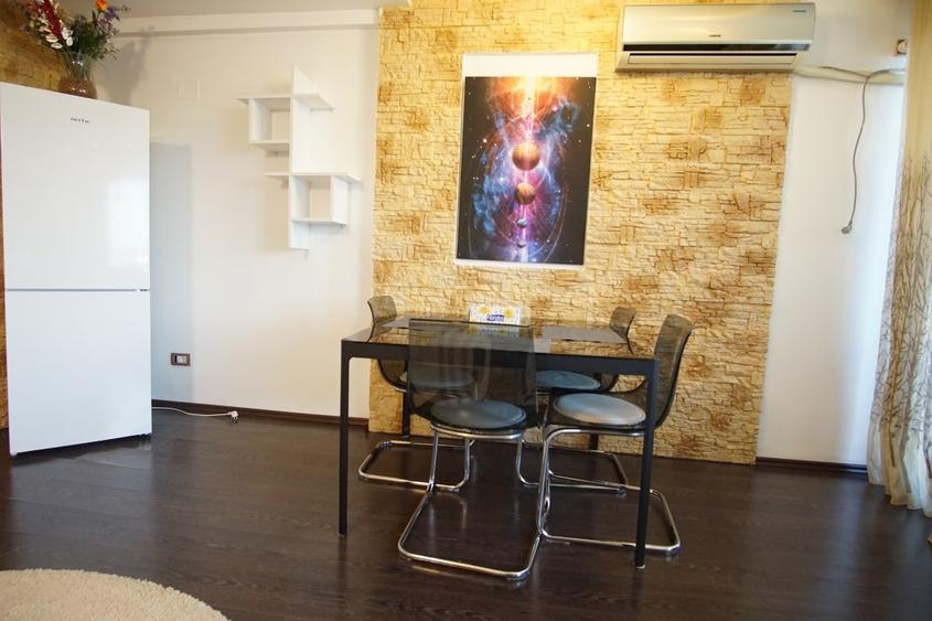 Apartament cu 2 camere semidecomandat, mobilat în Timpuri Noi