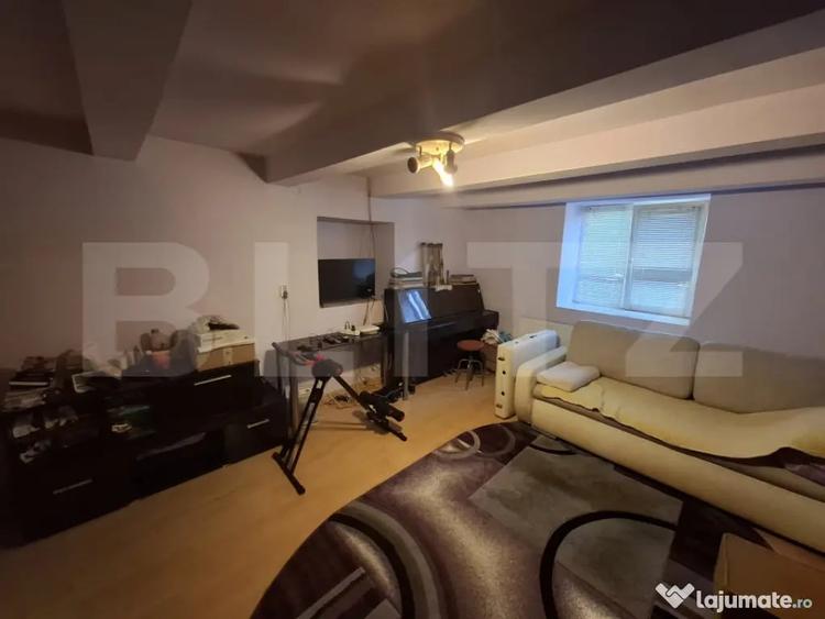 Casă cu 3 camere cu Teren 1561 Mp în Lazuri