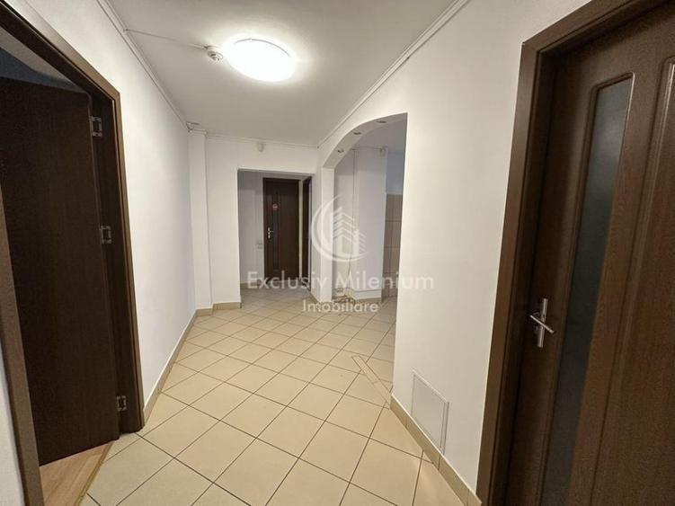 Birou, de 80 mp, în P-ța Alba Iulia
