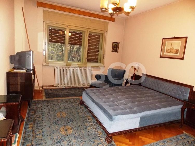 Apartament cu 3 camere decomandat, mobilat în Sub Arini