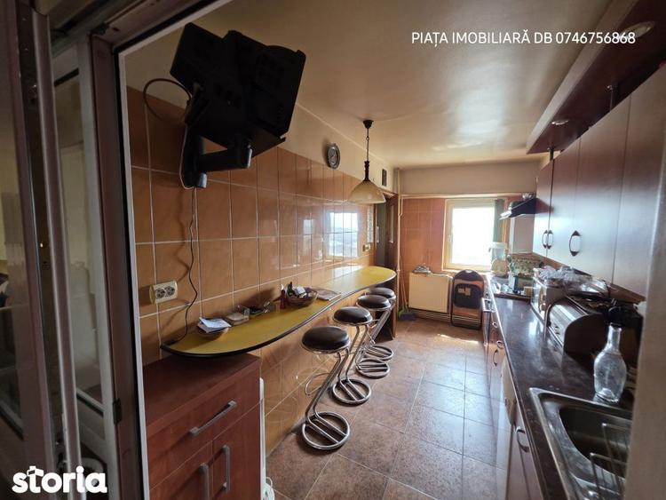 Apartament cu 4 camere decomandat în Central