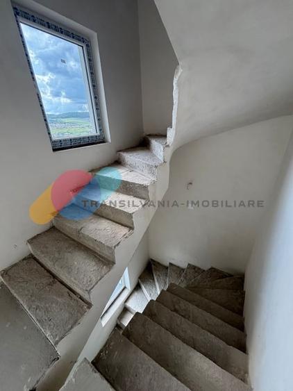 Duplex cu 5 camere cu Canalizare în Chinteni