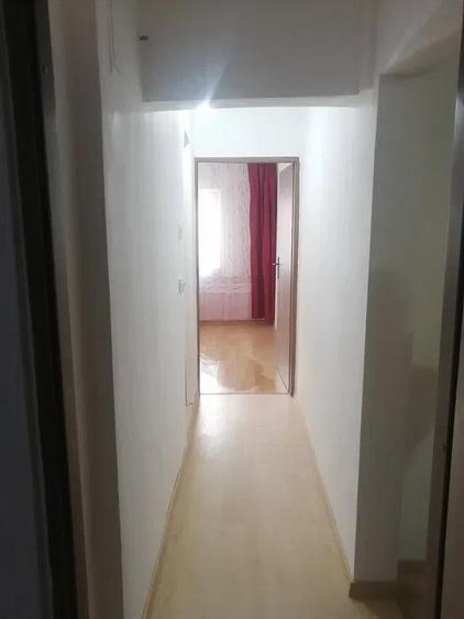 Apartament cu 2 camere decomandat, mobilat în Podul de Fier
