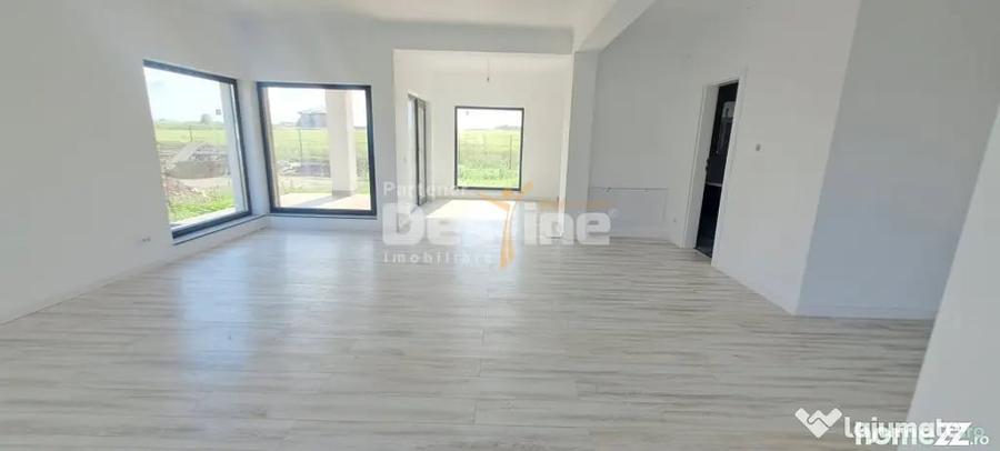 Casă cu 4 camere cu Teren 350 Mp în Miroslava