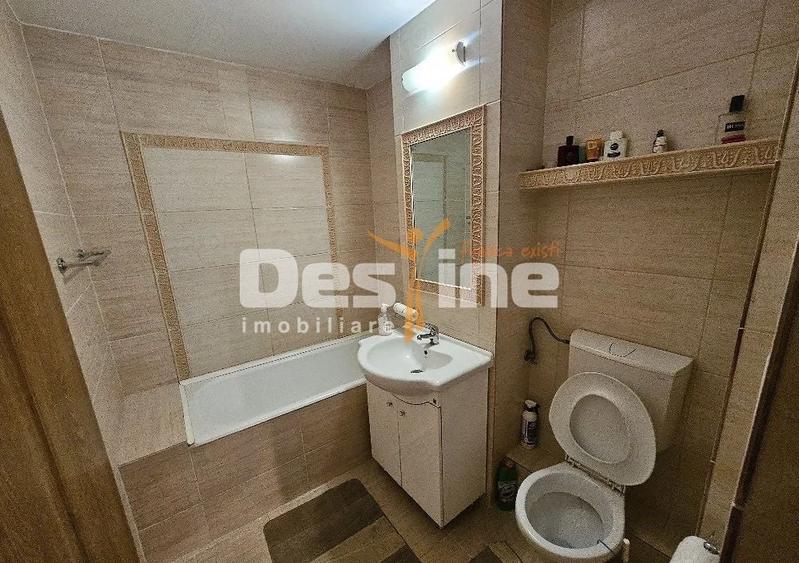 Apartament cu 3 camere decomandat, mobilat în Soarelui