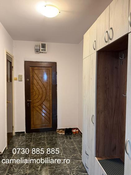 Apartament cu 3 camere semidecomandat în Gorjului