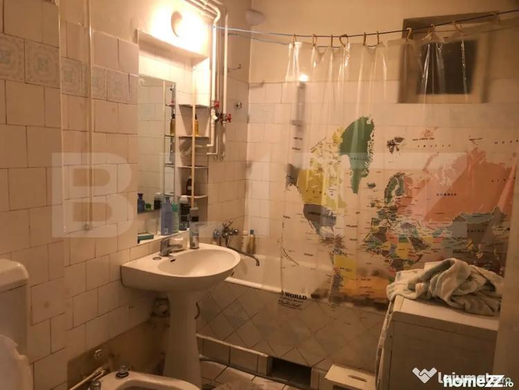Apartament cu 4 camere decomandat în Semicentral