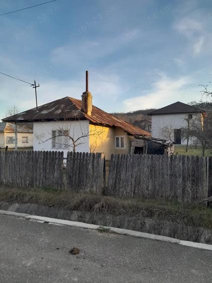 Casă cu Teren 480 Mp în Gura Caliței