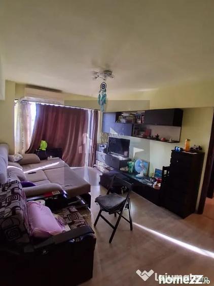 Apartament cu 3 camere semidecomandat în Gorjului