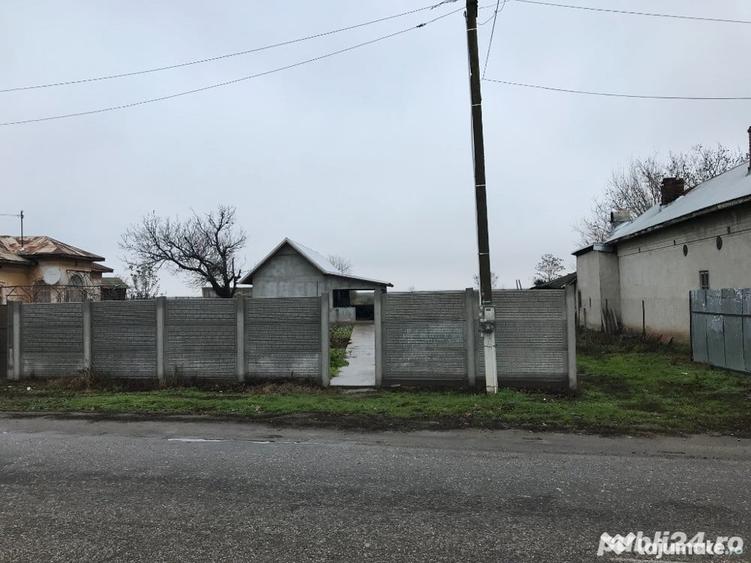 Casă cu 2 camere cu Teren 2200 Mp în Gostavățu
