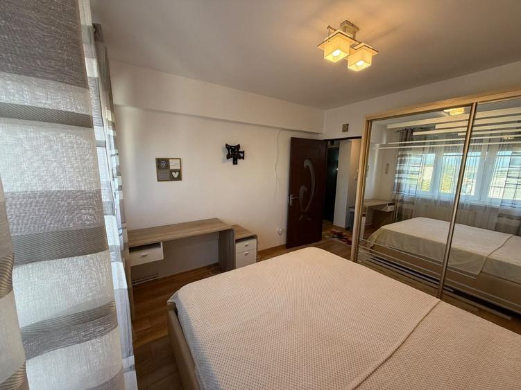 Apartament cu 2 camere semidecomandat, mobilat în Central