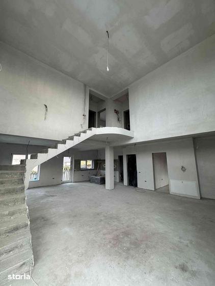 Casă cu 4 camere cu Teren 300 Mp în Eforie