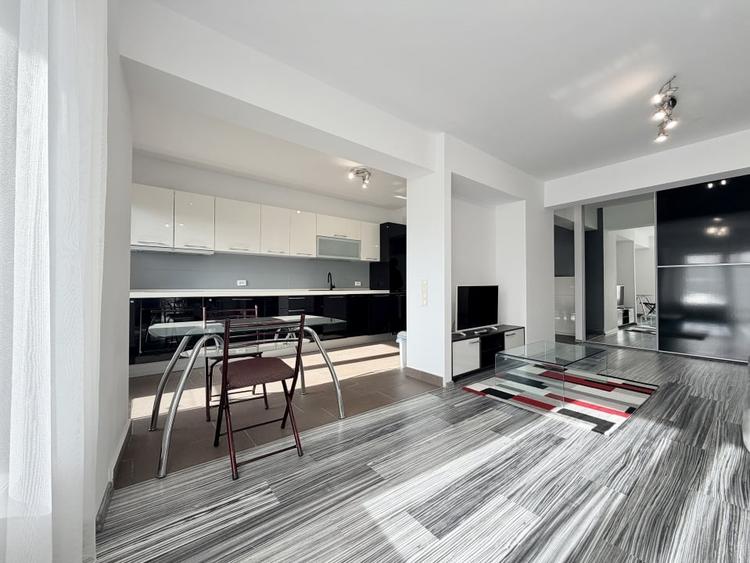 Apartament cu 2 camere semidecomandat, mobilat în Plopilor