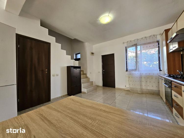 Casă cu 4 camere cu Teren 198 Mp în Domnești