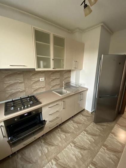 Apartament cu 2 camere decomandat în Vitan