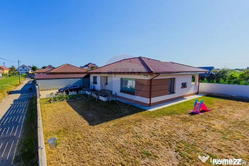 Casă cu 4 camere cu Teren 600 Mp în Săsar