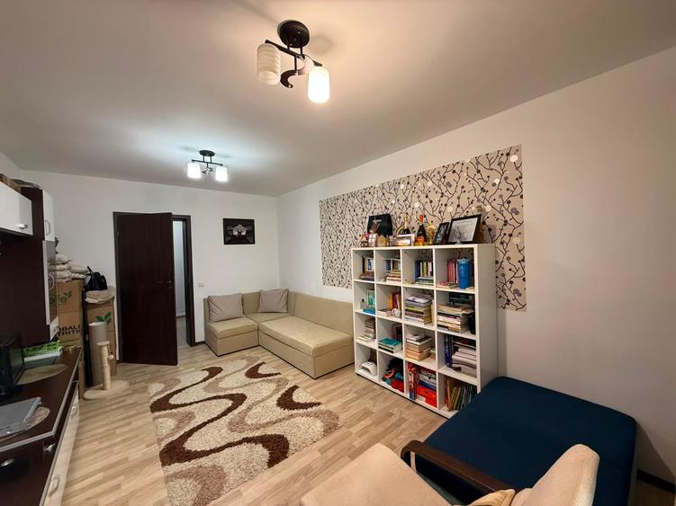 Apartament cu 3 camere decomandat în Gojdu