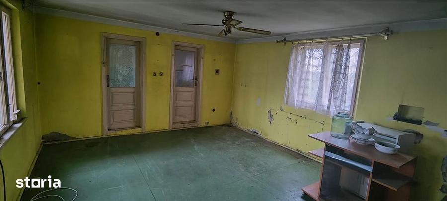Casă cu 4 camere cu Teren 3382 Mp în Ulmi