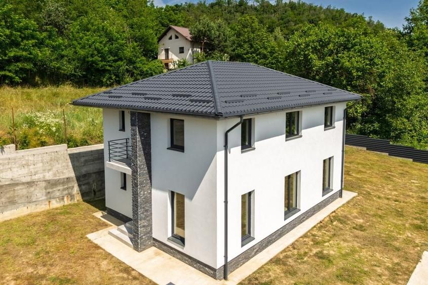 Casă individuală cu 5 camere cu Canalizare în Argeșelu