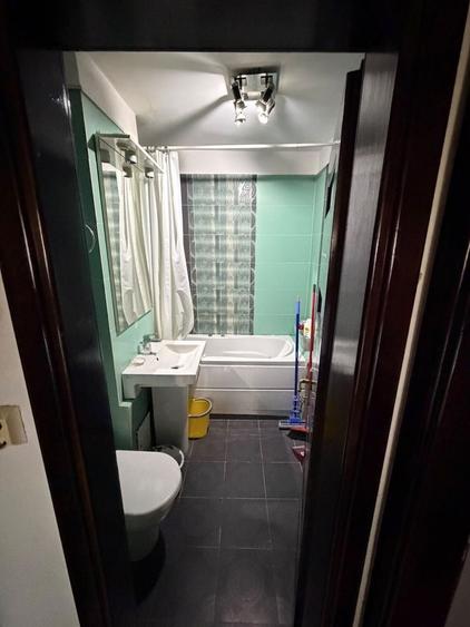 Apartament cu 3 camere decomandat în Traian