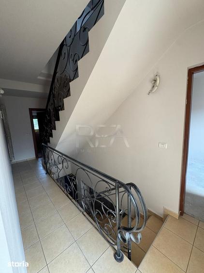 Casă cu 6 camere decomandat cu Teren 170 Mp în Central