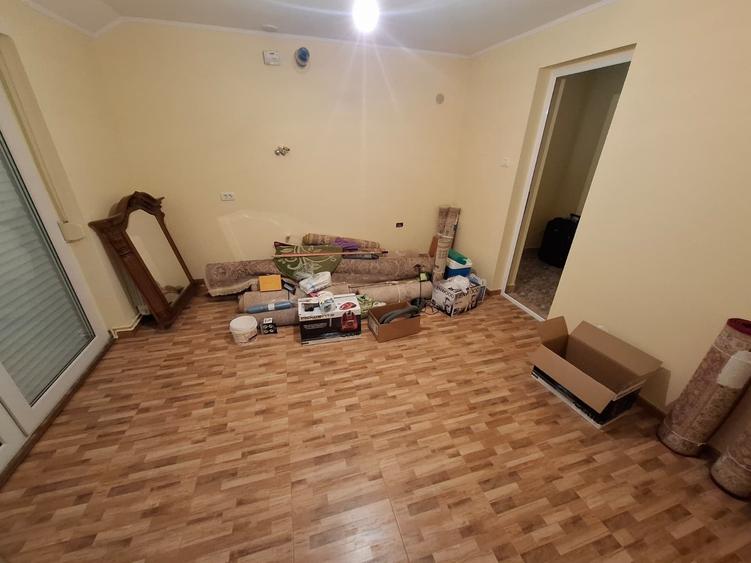 Casă individuală cu 4 camere cu Garaj în Funcționarilor