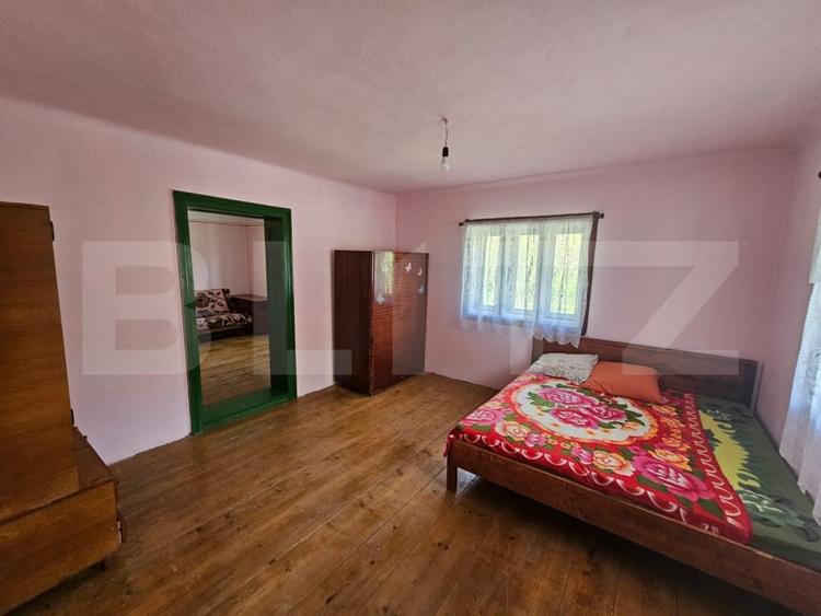 Casă individuală cu 5 camere cu Teren 2000 Mp în Ghioncani