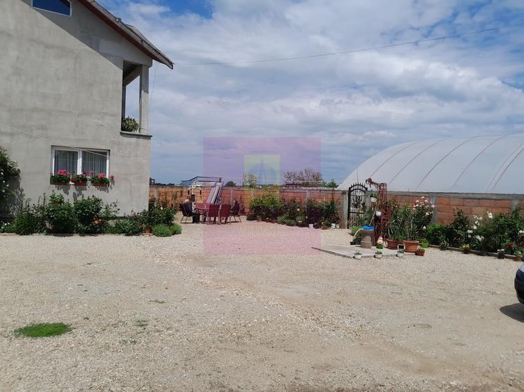 Casă cu 4 camere în Eroii Revoluției