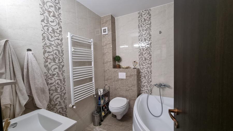 Apartament cu 2 camere semidecomandat, mobilat în Bucium