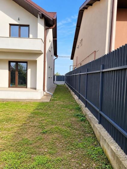 Casă cu 5 camere cu Teren 500 Mp în Balotești