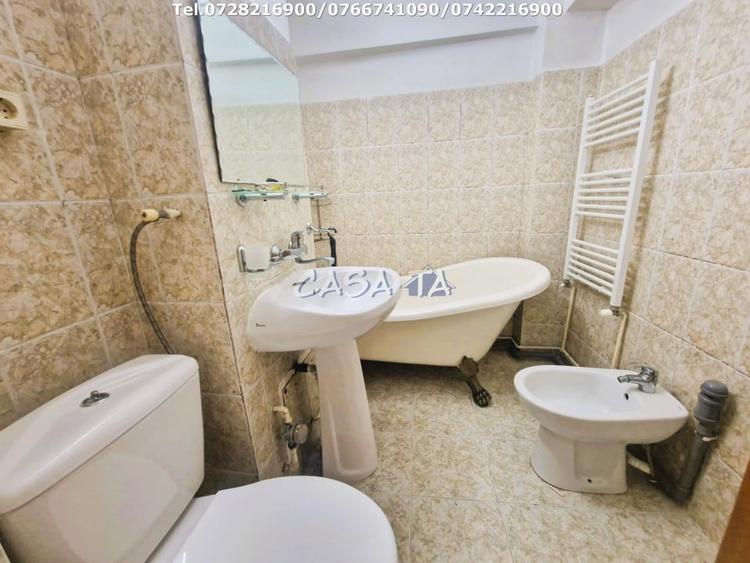 Apartament cu 3 camere decomandat în 9 Mai