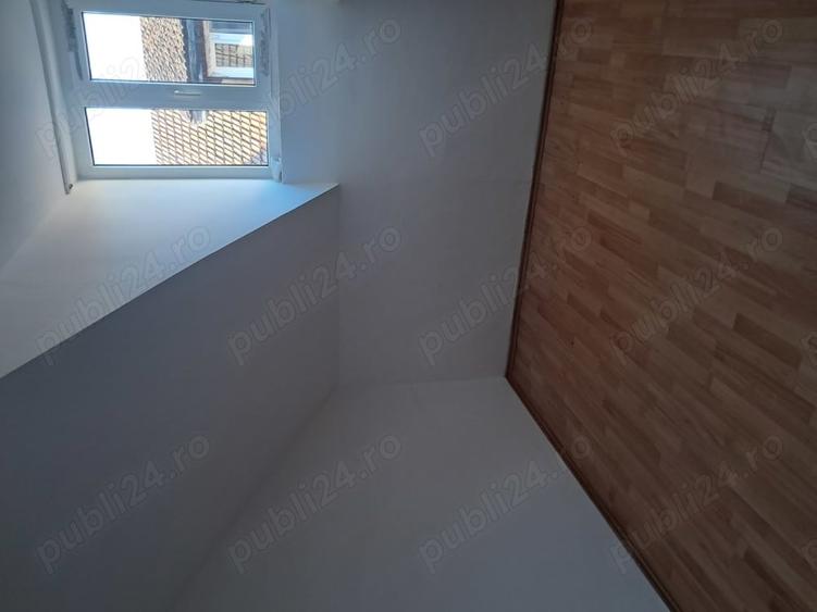 Casă cu 6 camere cu Teren 100 Mp în Blașcovici