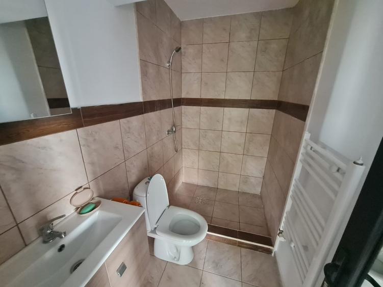 Casă individuală cu 5 camere cu Canalizare în Nord