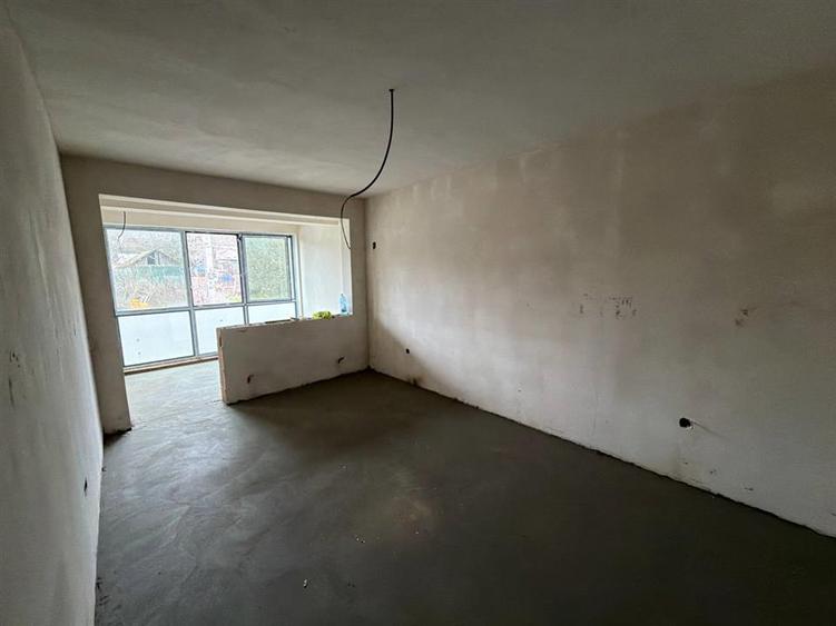 Apartament cu 2 camere decomandat în Hlincea