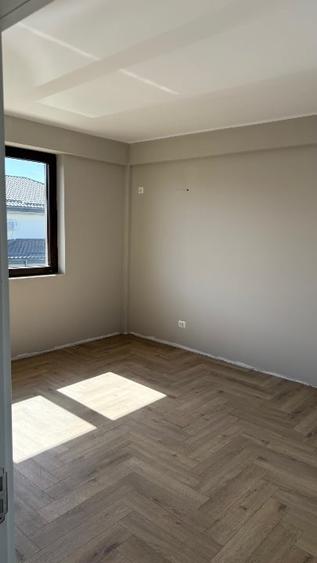 Casă individuală cu 5 camere cu Canalizare în Central