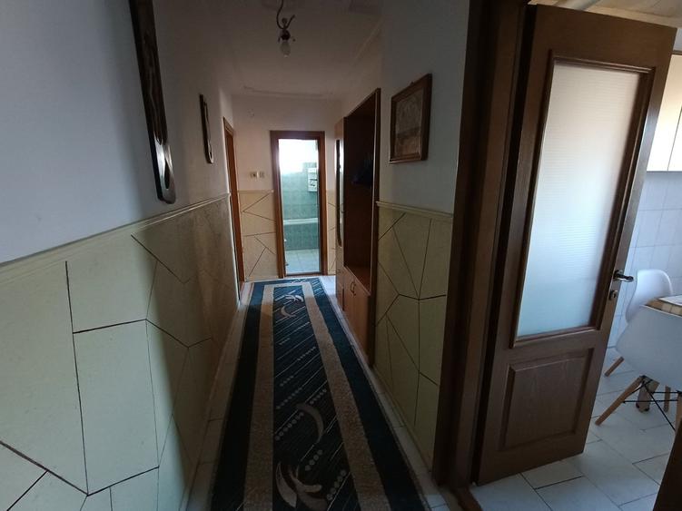 Apartament cu 2 camere decomandat în Hârșova