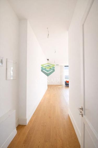 Apartament cu 5 camere decomandat în Dacia