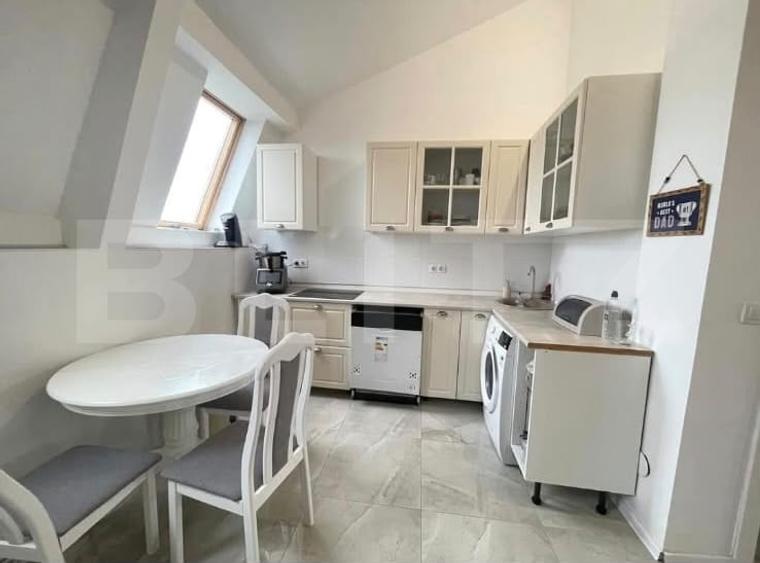 Apartament cu 3 camere decomandat, mobilat în Rogerius