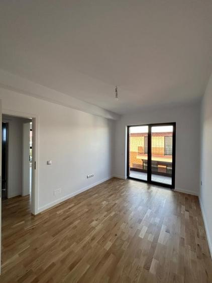 Duplex cu 4 camere cu Canalizare în Florești