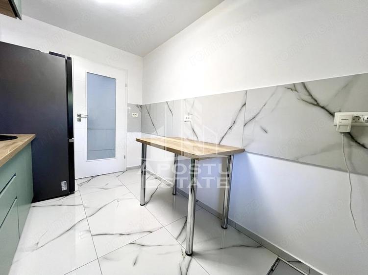 Apartament cu 3 camere decomandat în Girocului