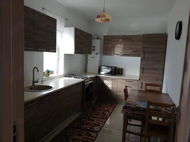 Casă cu 5 camere cu Teren 220 Mp în Central