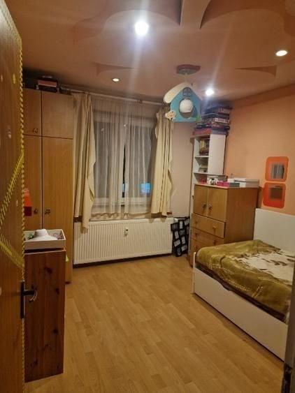 Apartament cu 4 camere semidecomandat, mobilat în Rahova