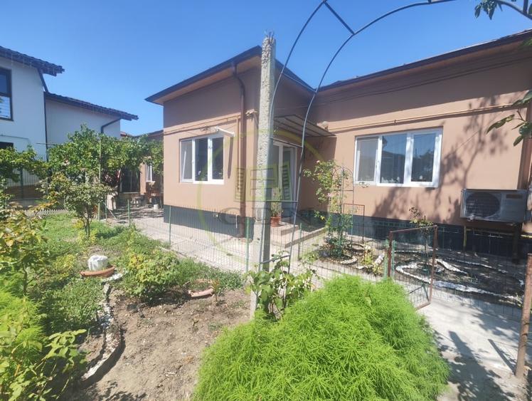 Casă individuală cu 3 camere cu Canalizare în Central
