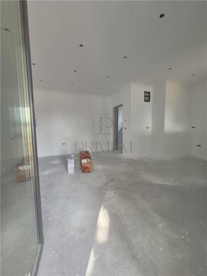 Duplex cu 4 camere cu Canalizare în Ghiroda