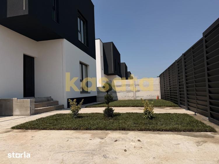 Casă cu 4 camere cu Teren 435 Mp în Domnești